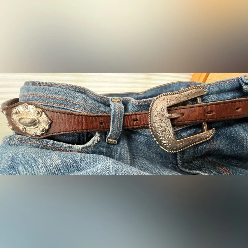 🩶Vintage Concho Leather Belt with Silver Accents & Removable Silver Buckle | S/M - Picture 14 of 16